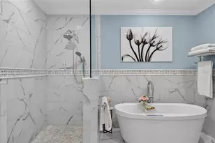 70 Island Cir, Sarasota, FL 34242 - Photo 19