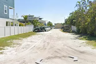 207 Church Ave, Bradenton Beach, FL 34217 - Photo 1