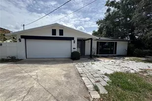 907 S Florida Ave, Tarpon Springs, FL 34689 - Photo 3