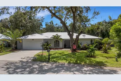 3736 Maple Hollow Court, Sarasota, FL 34243 - Photo 3
