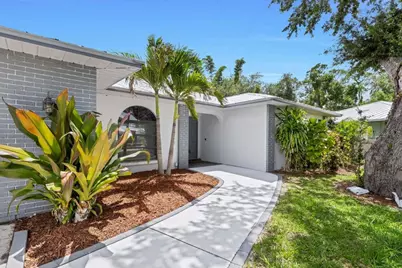 3736 Maple Hollow Court, Sarasota, FL 34243 - Photo 5