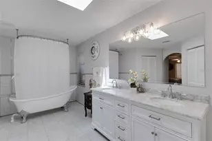 3736 Maple Hollow Ct, Sarasota, FL 34243 - Photo 17