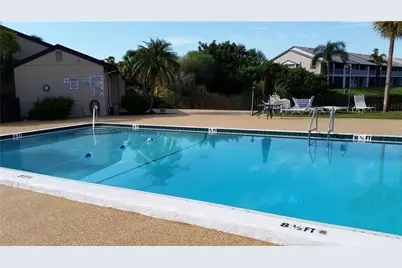 2745 Hidden Lake Boulevard #D, Sarasota, FL 34237 - Photo 3