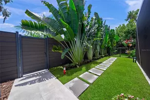 1555 Eastbrook Dr, Sarasota, FL 34231 - Photo 57