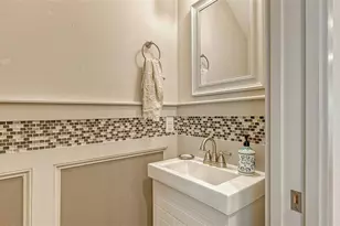 86 Arbor Oaks Dr, Sarasota, FL 34232 - Photo 11