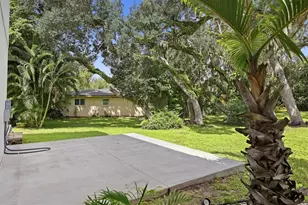 86 Arbor Oaks Dr, Sarasota, FL 34232 - Photo 49