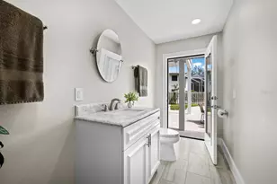 430 Island Cir, Sarasota, FL 34242 - Photo 25