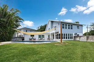 430 Island Cir, Sarasota, FL 34242 - Photo 37