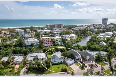 430 Island Circle, Sarasota, FL 34242 - Photo 3
