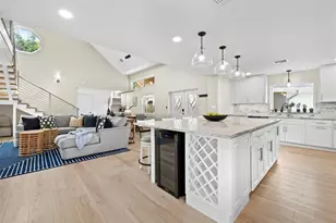 430 Island Cir, Sarasota, FL 34242 - Photo 13