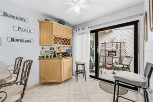 7917 Pinegrove Ct, Sarasota, FL 34238 - Photo 5
