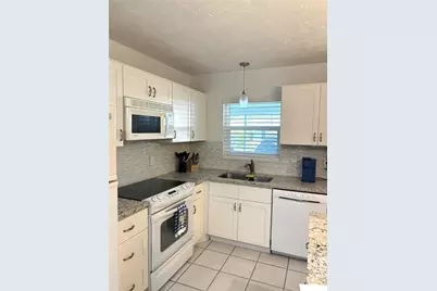 2115 9th Avenue W #6B, Bradenton, FL 34205 - Photo 3
