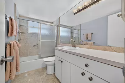 4390 Exeter Drive #107, Longboat Key, FL 34228 - Photo 27