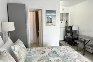 908 Villas Dr, Venice, FL 34285 - Photo 5