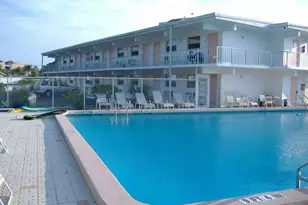 908 Villas Dr, Venice, FL 34285 - Photo 1