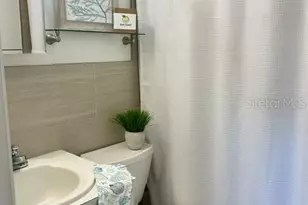 908 Villas Dr, Venice, FL 34285 - Photo 3