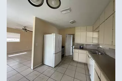 3305 13th Avenue W, Bradenton, FL 34205 - Photo 7
