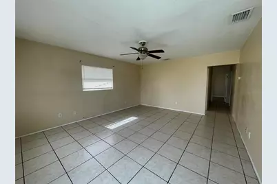 3305 13th Avenue W, Bradenton, FL 34205 - Photo 5