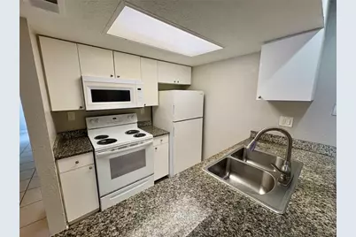 1907 5th Street W #B, Bradenton, FL 34205 - Photo 11