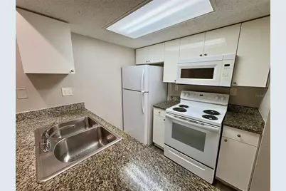 1911 5th Street W #E, Bradenton, FL 34205 - Photo 11