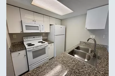 1913 5th Street W #G, Bradenton, FL 34205 - Photo 9