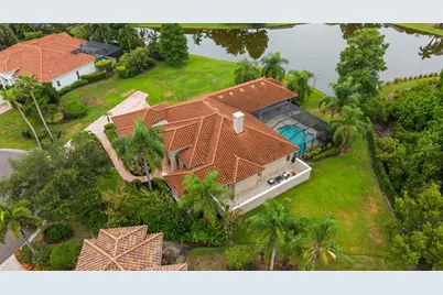 7808 Derby Ct, Lakewood Ranch, FL 34202 - Photo 3