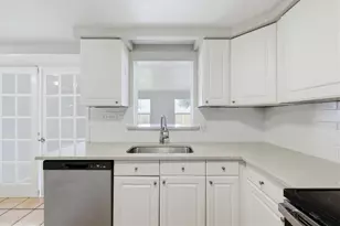 2173 Fiesta Dr, Sarasota, FL 34231 - Photo 17