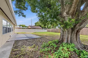 2173 Fiesta Dr, Sarasota, FL 34231 - Photo 31