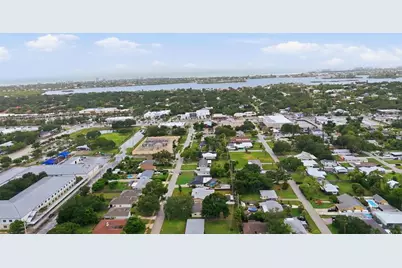 2173 Fiesta Drive, Sarasota, FL 34231 - Photo 37