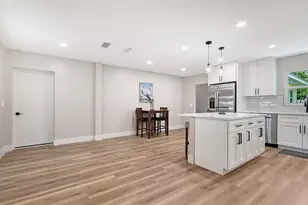 2329 Rose St, Sarasota, FL 34239 - Photo 11