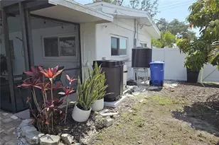 211 22nd St NE, Bradenton, FL 34208 - Photo 9