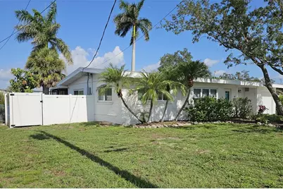 211 22nd Street NE, Bradenton, FL 34208 - Photo 3