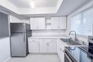 4204 Heron Way, Bradenton, FL 34205 - Photo 5