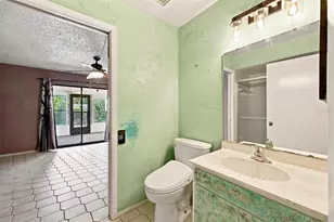 240 Sherwood Dr, Bradenton, FL 34210 - Photo 19