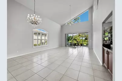 8737 Pebble Creek Lane, Sarasota, FL 34238 - Photo 9