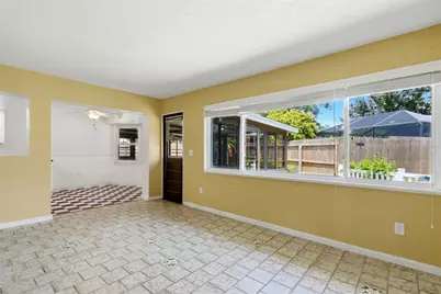 2711 Gulf Gate Drive, Sarasota, FL 34231 - Photo 9