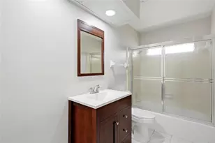 2711 Gulf Gate Dr, Sarasota, FL 34231 - Photo 19