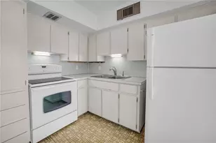 2451 Canadian Way, Clearwater, FL 33763 - Photo 9