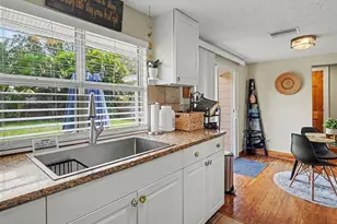 3035 Hillview St, Sarasota, FL 34239 - Photo 3