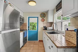 3035 Hillview St, Sarasota, FL 34239 - Photo 9
