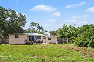 3035 Hillview St, Sarasota, FL 34239 - Photo 9