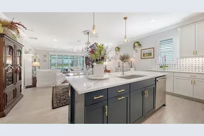 8152 Sternway Road, Sarasota, FL 34240 - Photo 9