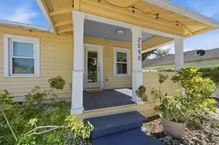 2048 5th St, Sarasota, FL 34237 - Photo 3
