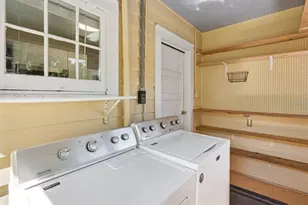 2048 5th St, Sarasota, FL 34237 - Photo 25