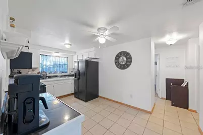 1105 58th Street S, Saint Petersburg, FL 33707 - Photo 9