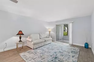 3074 Lake Bayshore Dr, Bradenton, FL 34205 - Photo 7