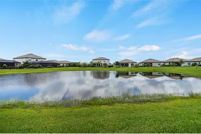 15859 Islandwalk Avenue, Bradenton, FL 34211 - Photo 5