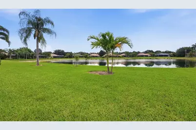 6915 Honeysuckle Trail, Lakewood Ranch, FL 34202 - Photo 51