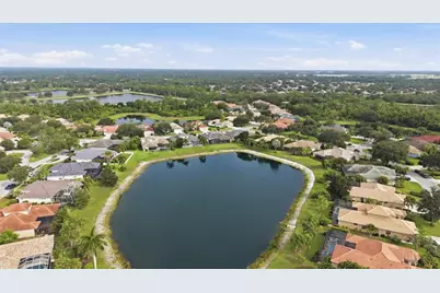 6915 Honeysuckle Trail, Lakewood Ranch, FL 34202 - Photo 59