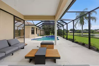 6915 Honeysuckle Trail, Lakewood Ranch, FL 34202 - Photo 41